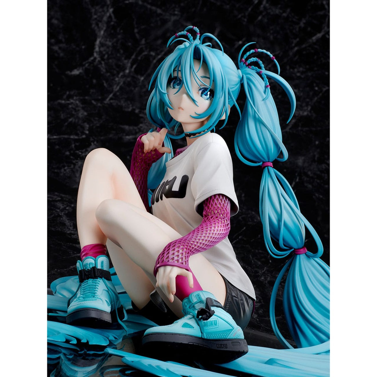 Imagen del producto Estatua Hatsune Miku 1/4 Yoneyama Mai The Latest Street Style "Cute" Edición Limitada 17 cm