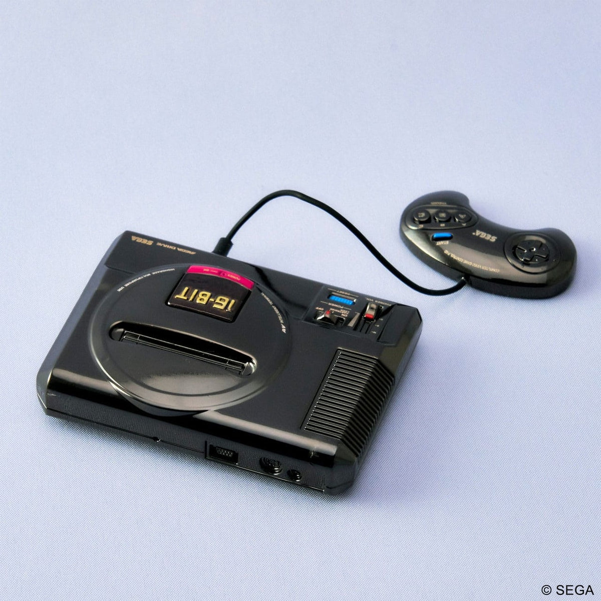 Imagen del producto Sega Hardware Series Bright Arts Gallery figura mini de metal fundido Mega Drive