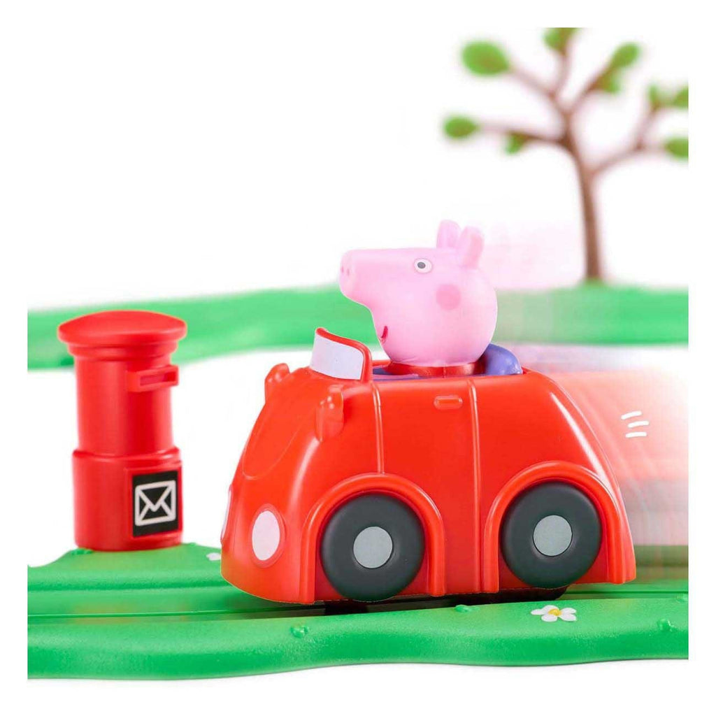 Imagen del producto Peppa Pig Whizz Around – El set del pequeño coche rojo de Peppa
