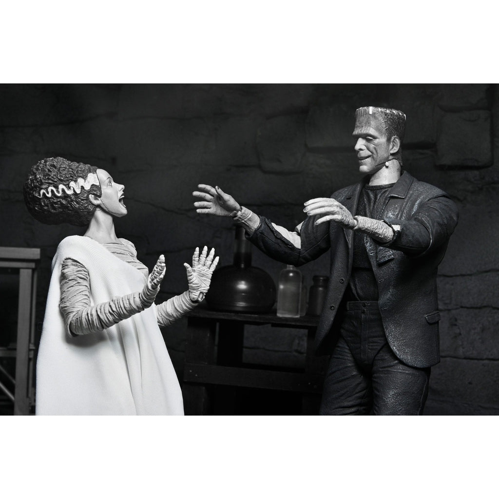 Imagen del producto Figura de acción Universal Monsters Ultimate El monstruo de Frankenstein (Bride of Frankenstein) (B/N) 18 cm