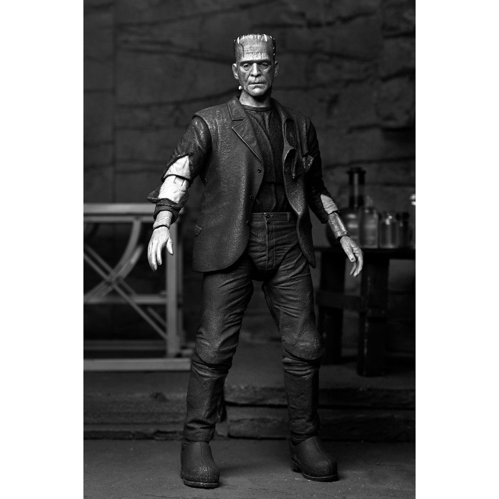 Imagen del producto Figura de acción Universal Monsters Ultimate El monstruo de Frankenstein (Bride of Frankenstein) (B/N) 18 cm