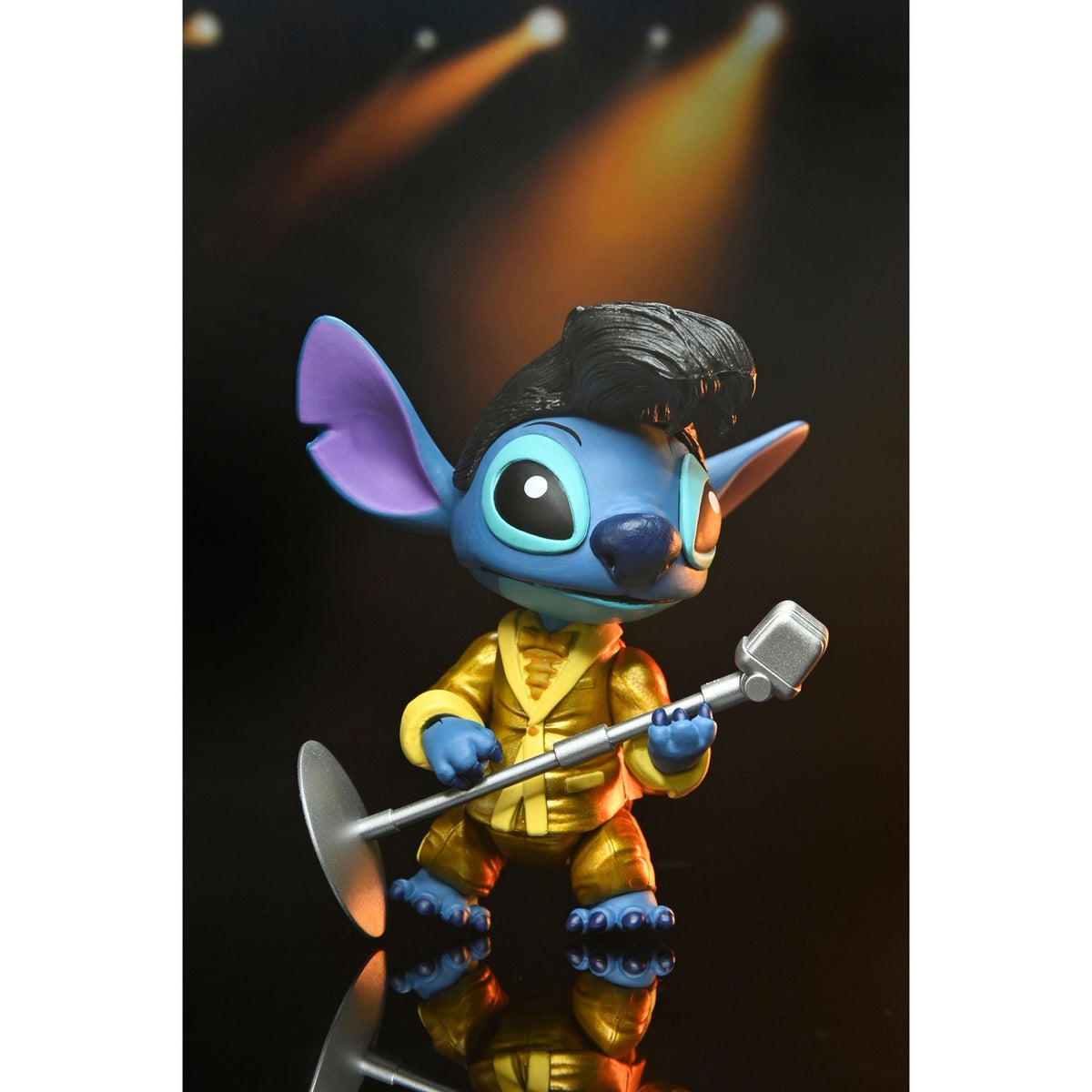 Imagen del producto Figura de acción Lilo & Stitch Ultimate Gold Suit Elvis Stitch 18 cm