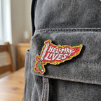 Imagen del producto Stranger Things Pin Hellfire Lives Edición Limitada