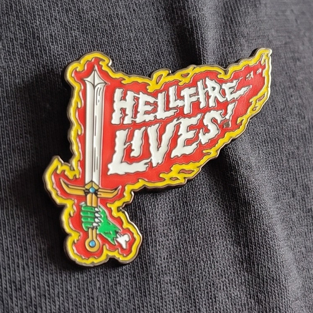 Imagen del producto Stranger Things Pin Hellfire Lives Edición Limitada