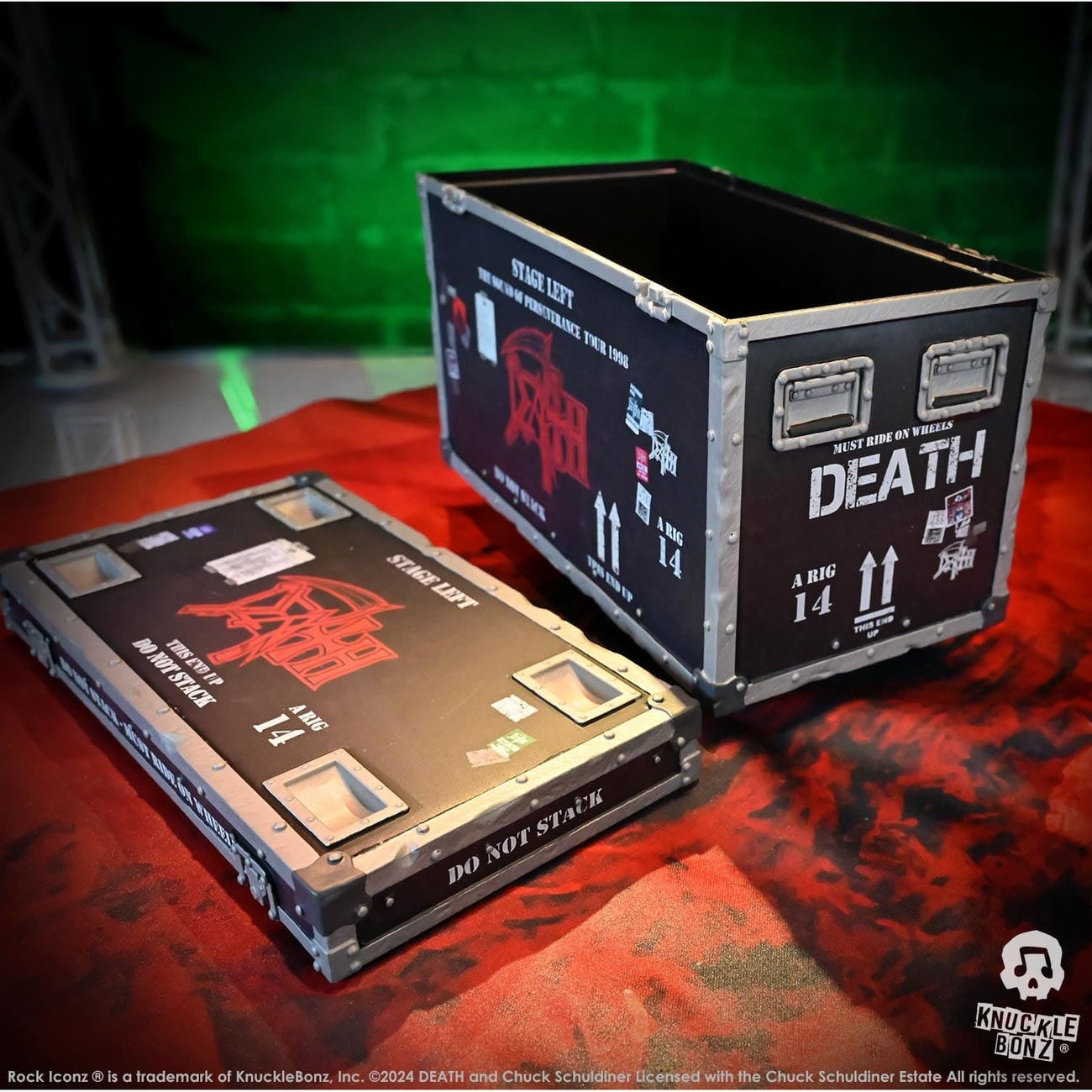 Imagen del producto Death Rock Ikonz On Tour Estatua Road Case y Fondo de Escenario Set The Sound of Perseverance Tour 1998