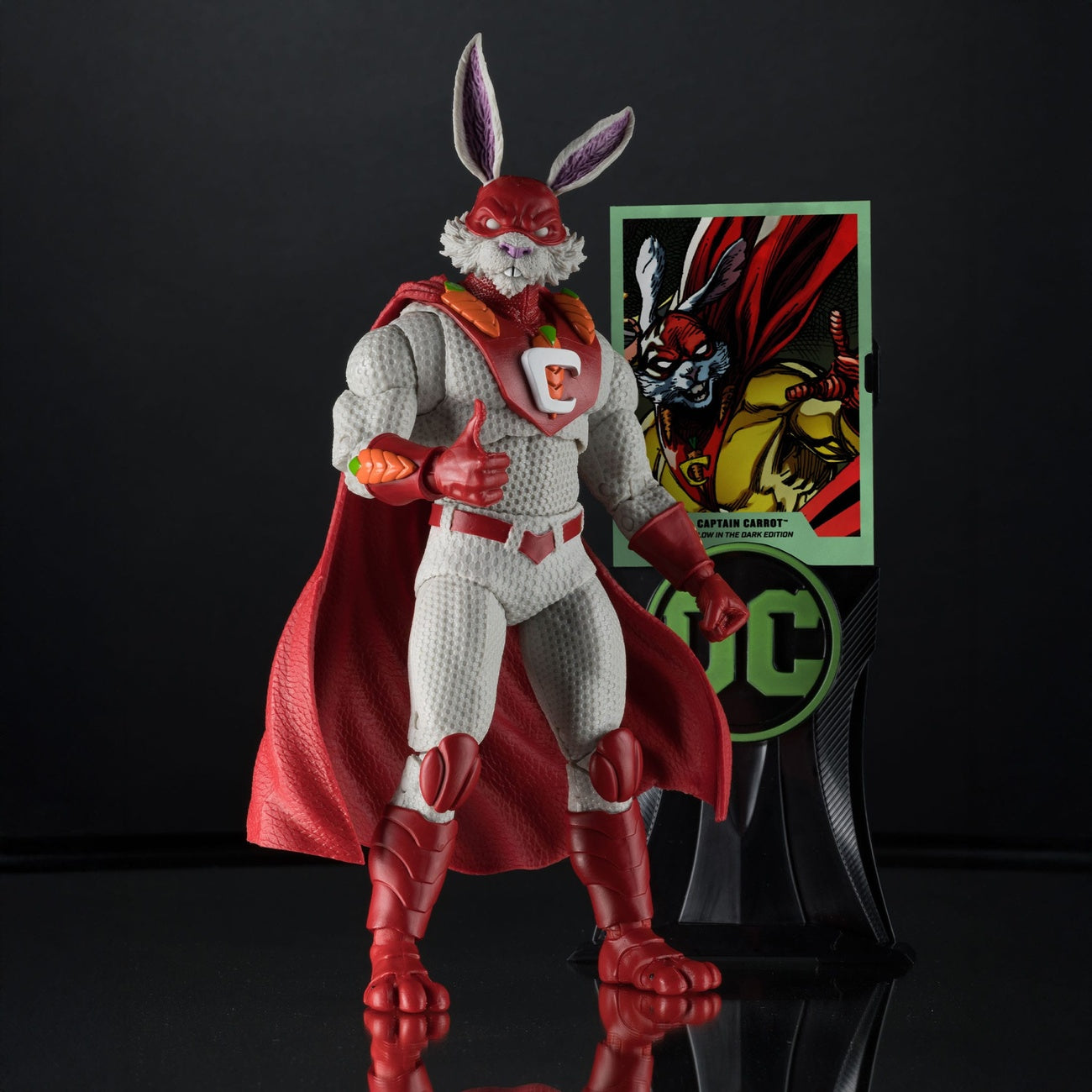 Imagen del producto Figura de acción DC Multiverse Captain Carrot (Justice League Incarnate) Glow in the Dark Edition (Gold Label) 18 cm