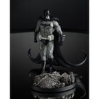 Imagen del producto DC Direct Estatua 1/10 Batman by Bjorn Barends (Black & White) 18 cm