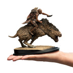 Imagen del producto El Señor de los Anillos mini estatua Sharkû sobre huargo 18 cm