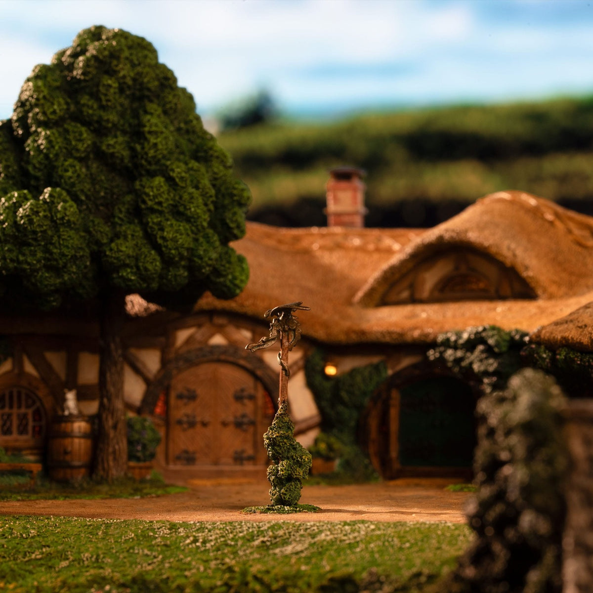 Imagen del producto El Señor de los Anillos Estatua The Green Dragon Inn