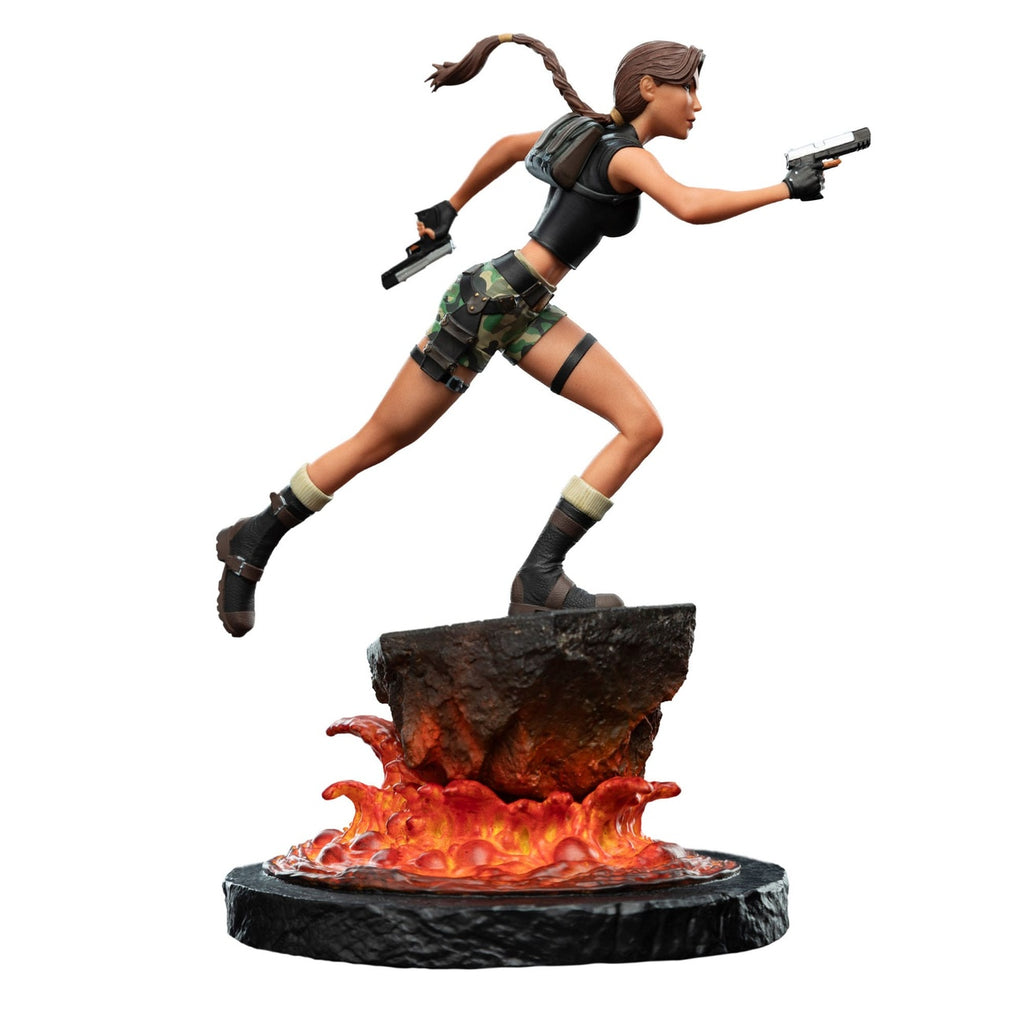 Imagen del producto Tomb Raider Mini Estatua Lara Croft: The Sanctuary of Flame 18 cm