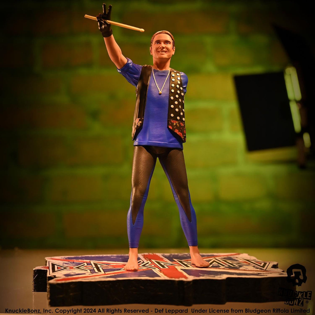 Imagen del producto Def Leppard Estatua Rock Iconz Rick Allen 24 cm