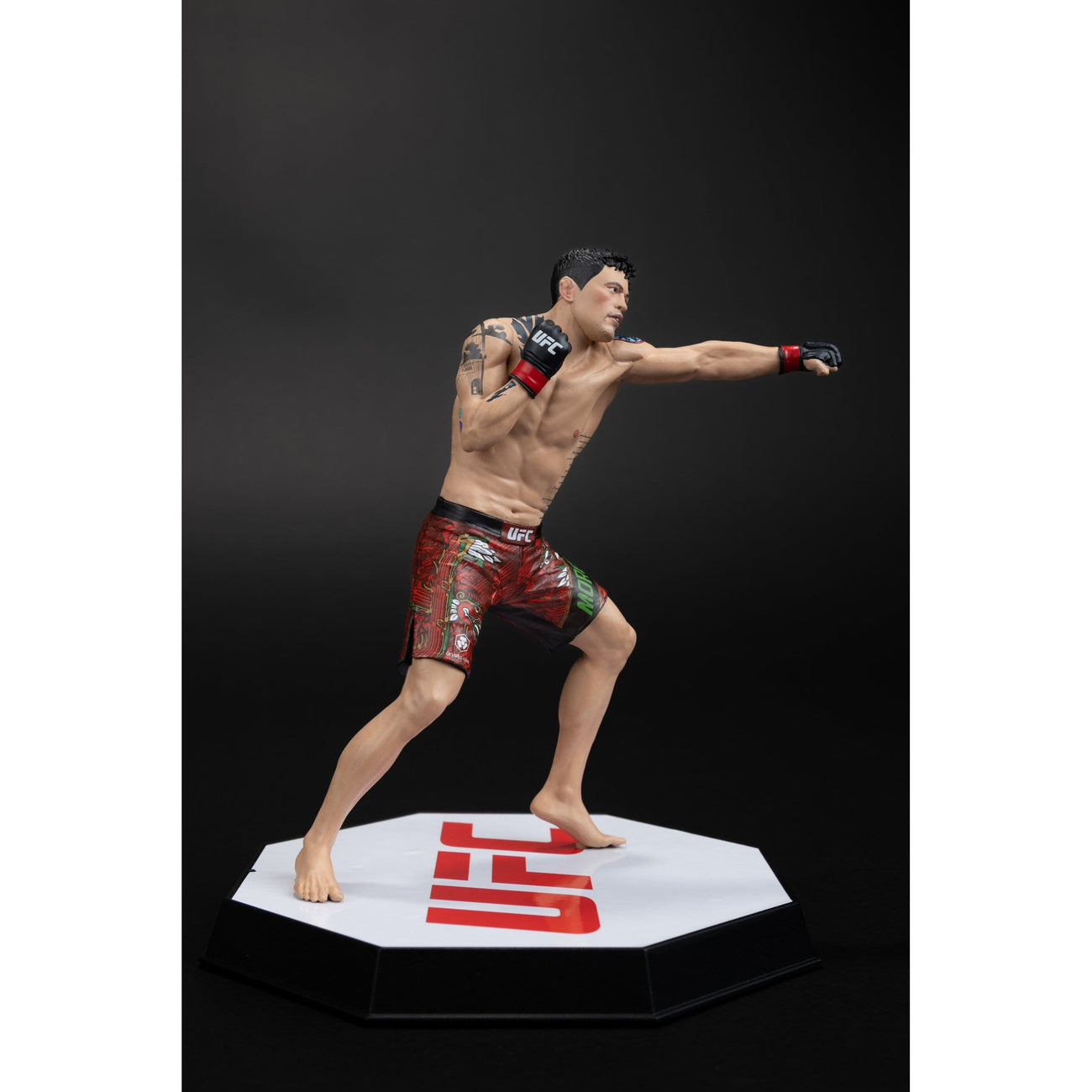 Imagen del producto UFC Estatua PVC en pose Brandon Moreno 16 cm