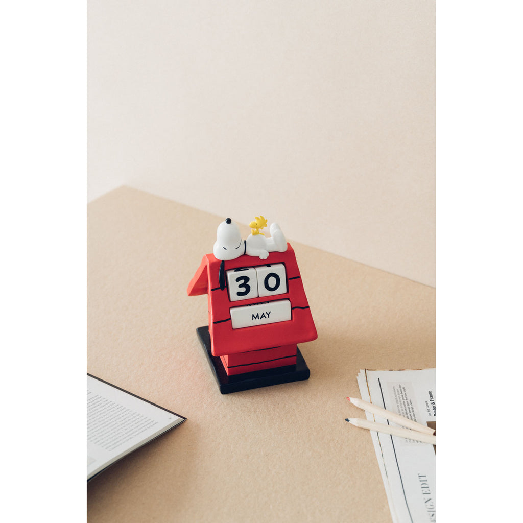 Imagen del producto Peanuts Calendario perpetuo 3D Snoopy caseta