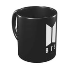 Imagen del producto Taza Blanca BTS Logo 350 ml