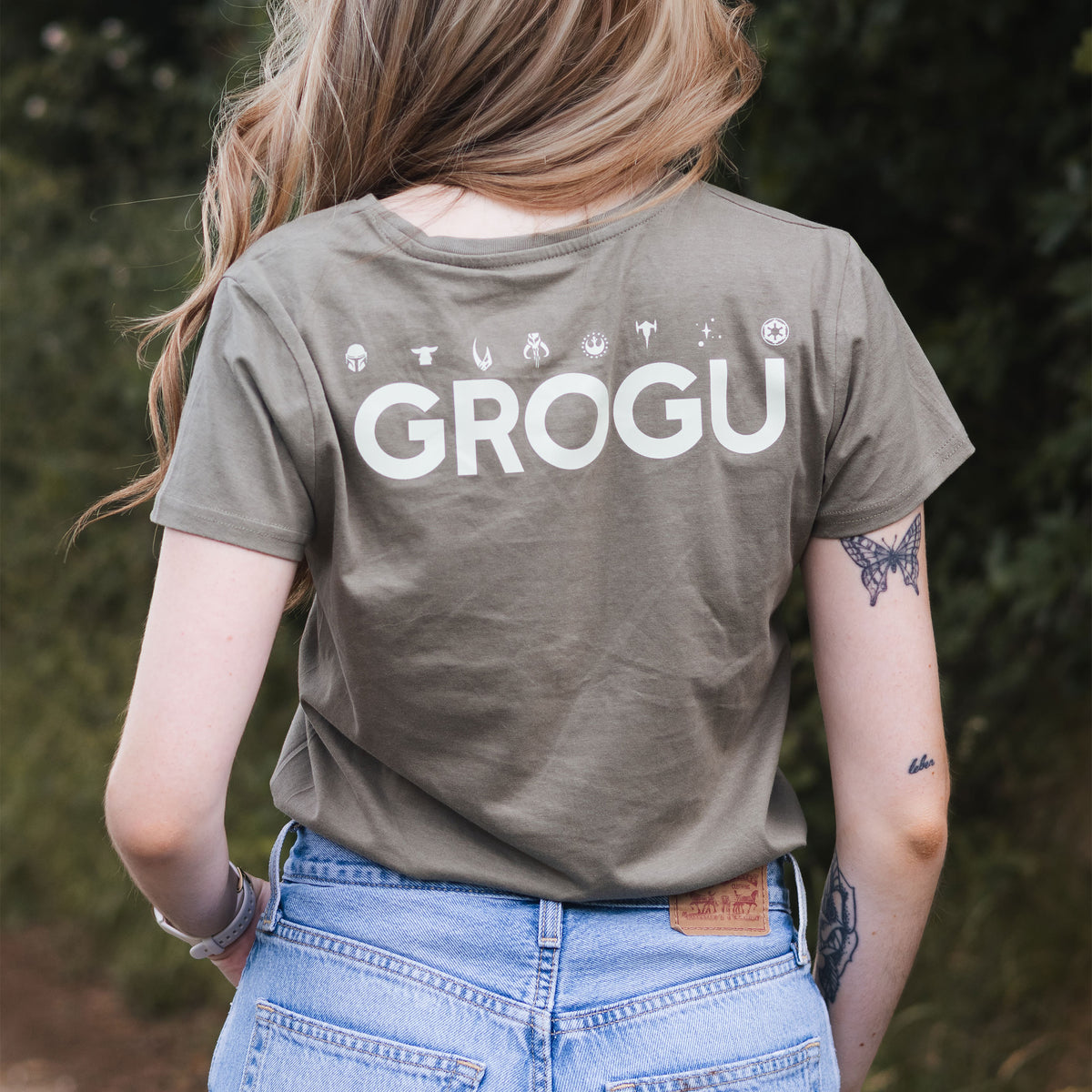 Imagen del producto Camiseta Grogu Little Bounty mujer - Star Wars The Mandalorian