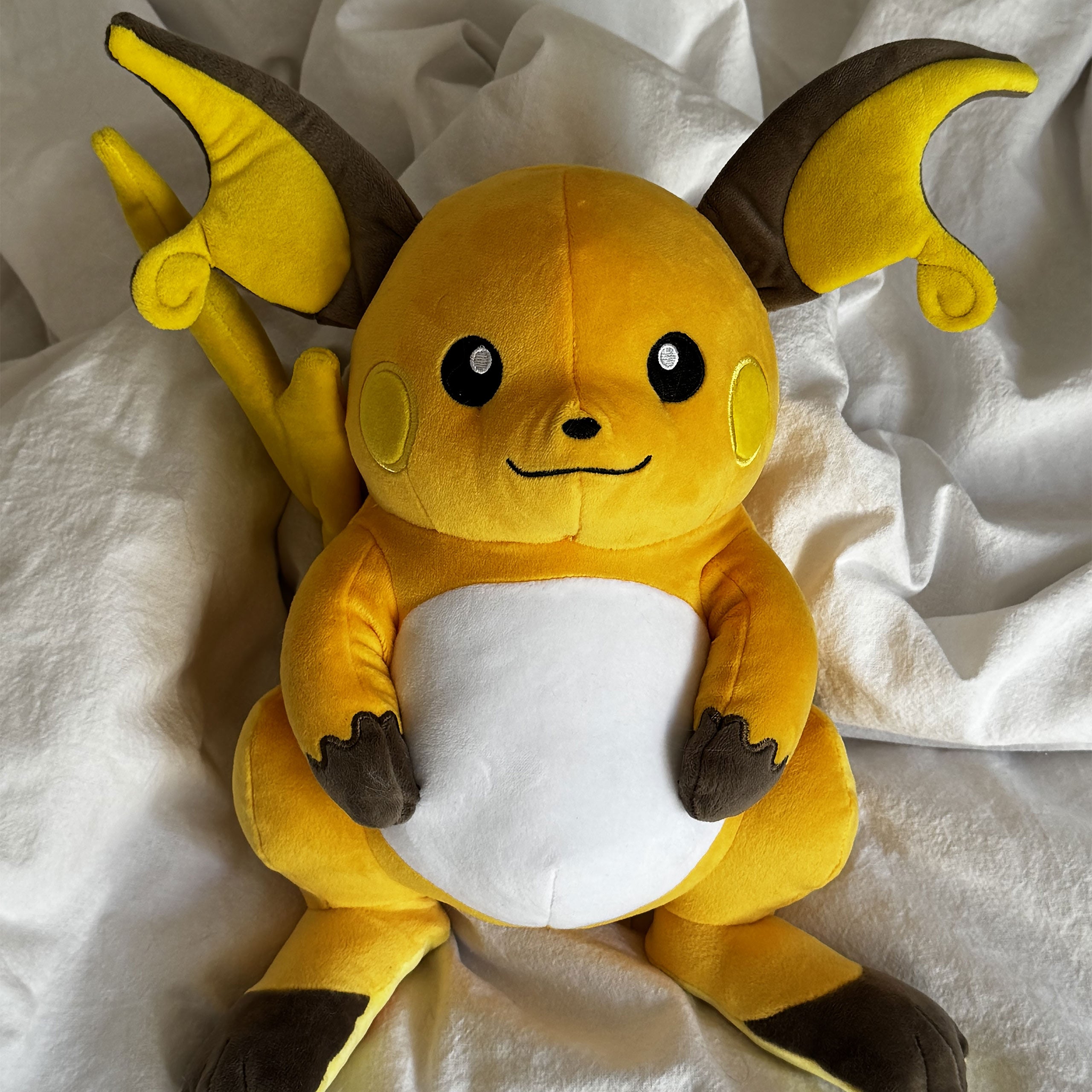 Imagen del producto Figura de Peluche Pokémon Raichu 30 cm