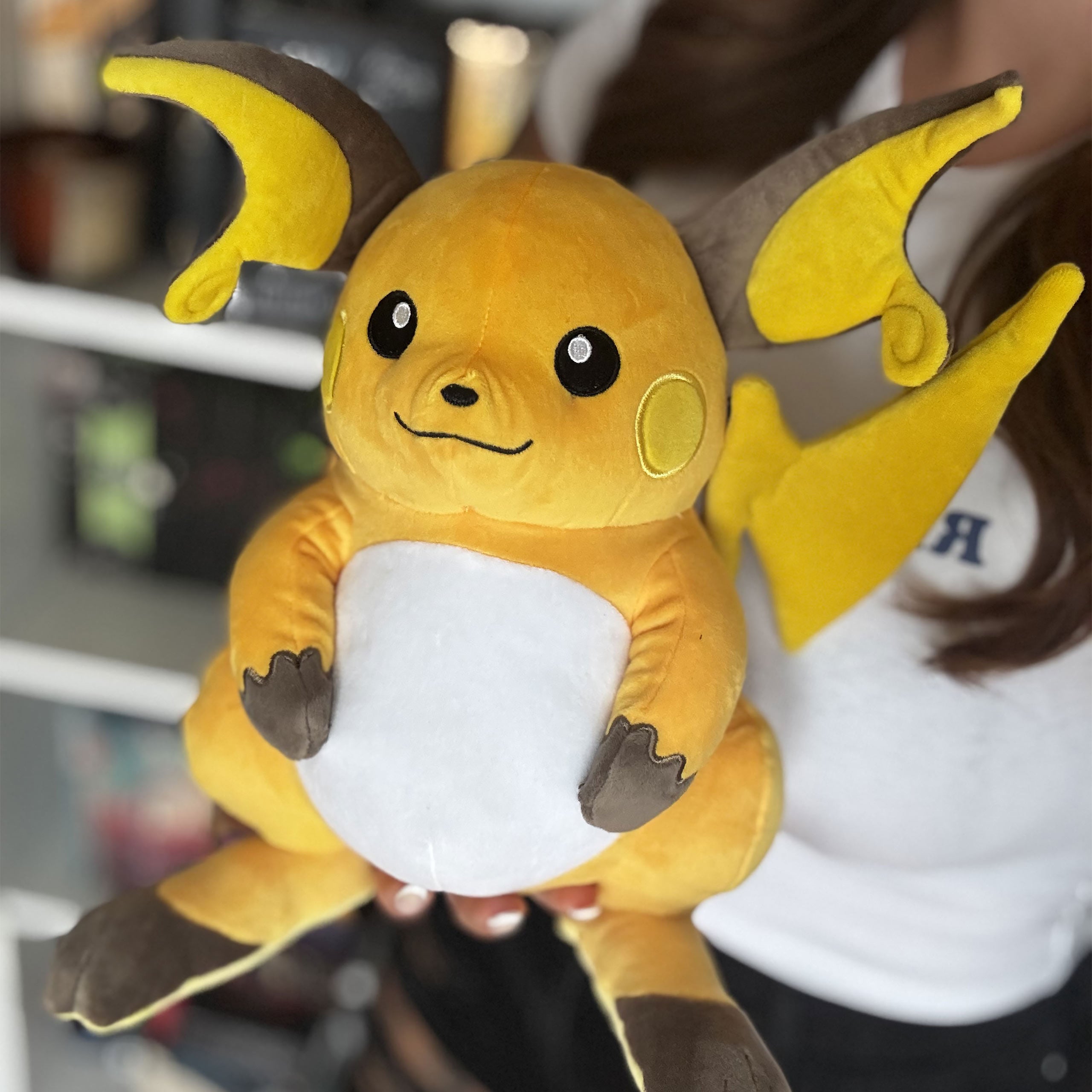 Imagen del producto Figura de Peluche Pokémon Raichu 30 cm