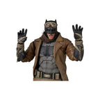 Imagen del producto DC Comics Figura de acción MAFEX Knightmare Batman de Snyder