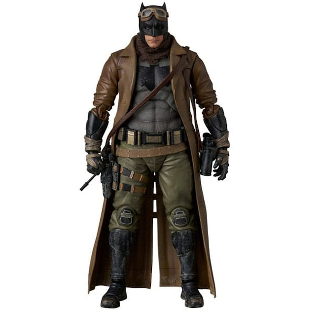 Imagen del producto DC Comics Figura de acción MAFEX Knightmare Batman de Snyder