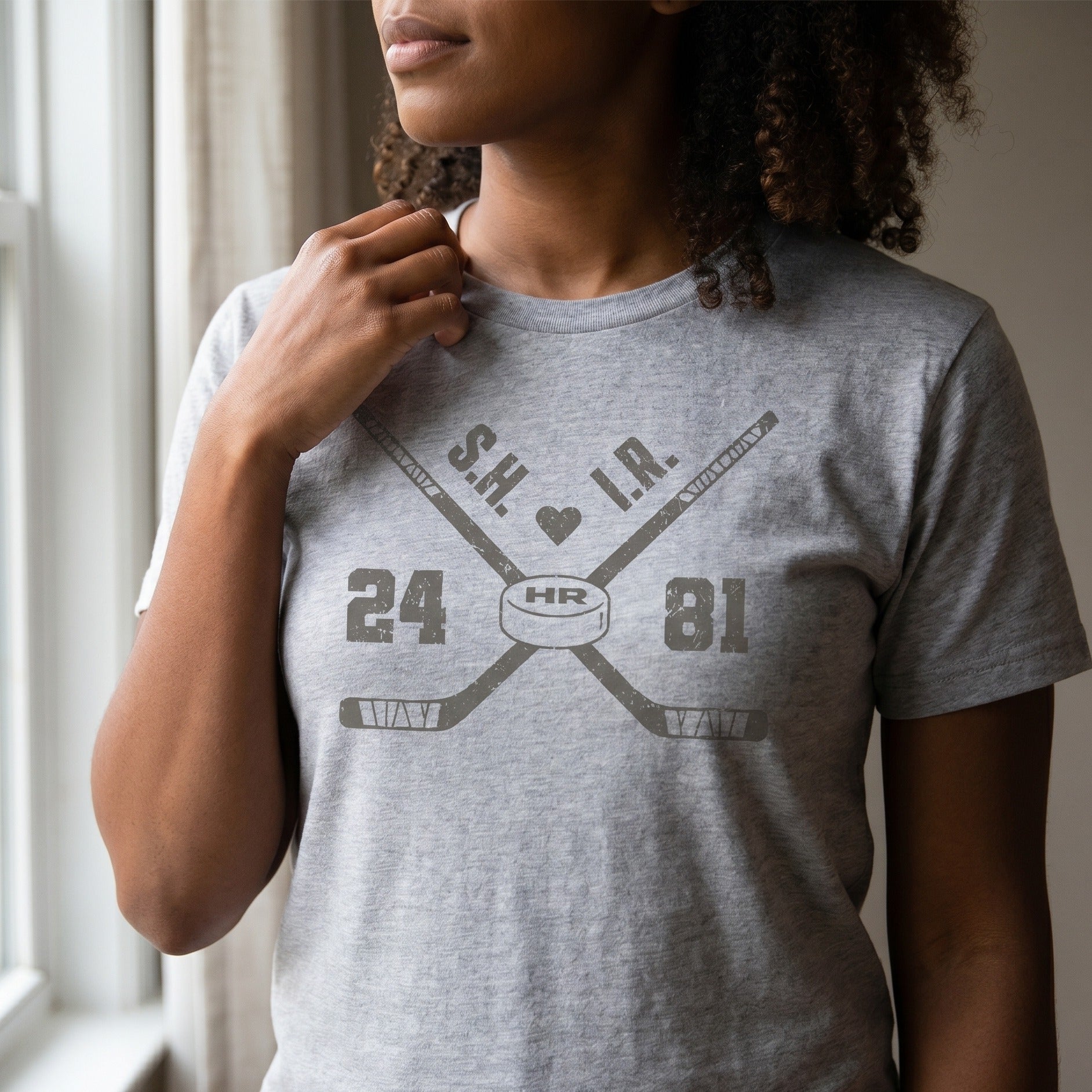 Imagen del producto Camiseta de hockey Hollander y Rozanov para fans de Heated Rivalry