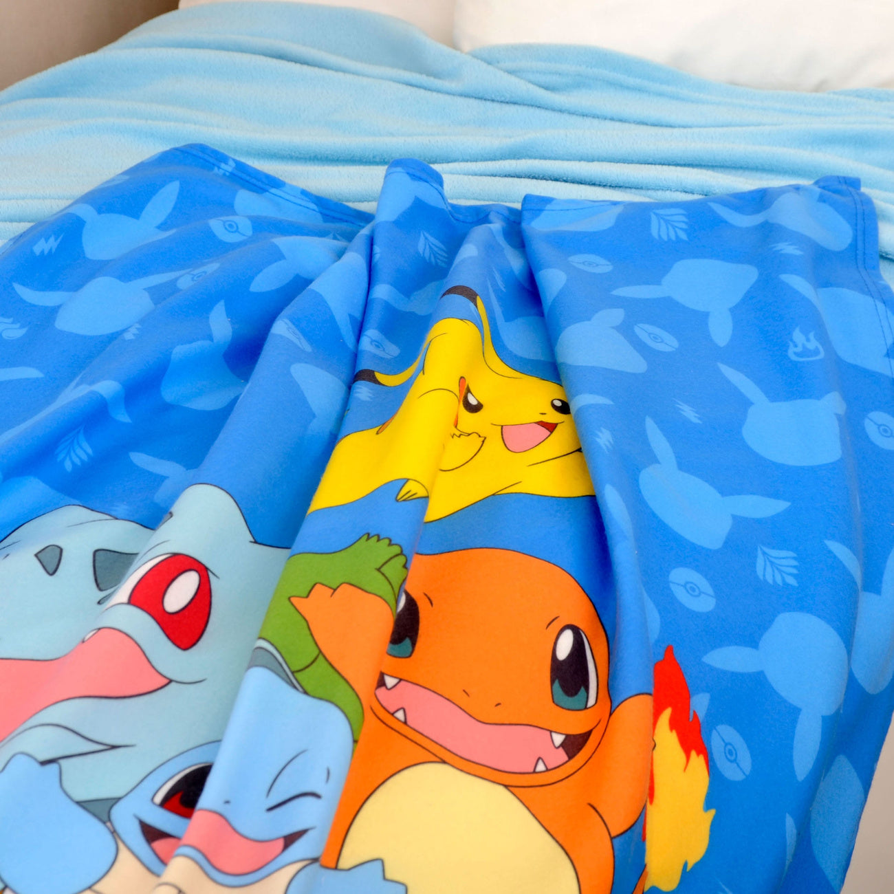 Imagen del producto Manta de franela polar Pokémon Starter Pokémon 130 x 160 cm