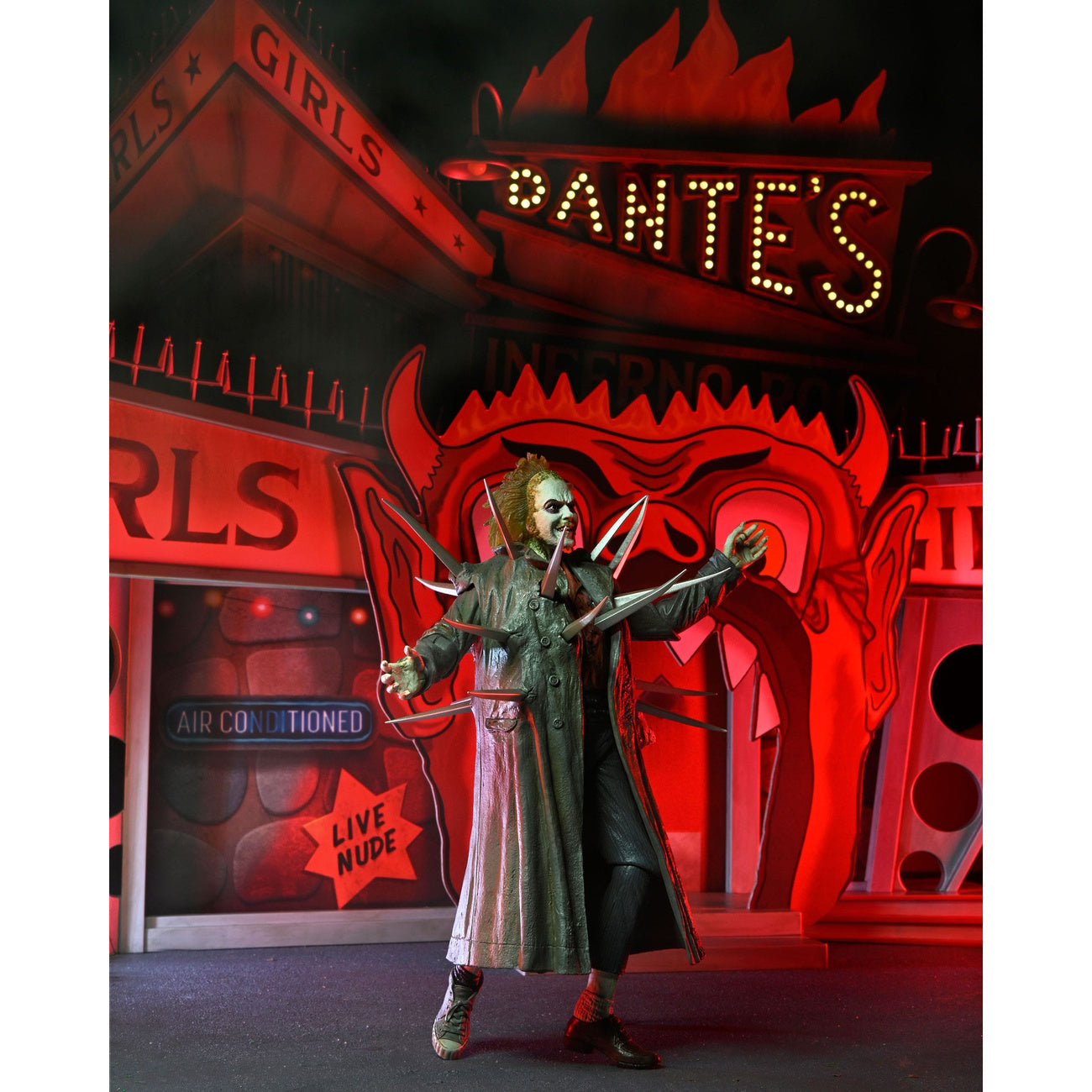 Imagen del producto Beetlejuice (1988) Diorama Trenchcoat with Spikes Inferno