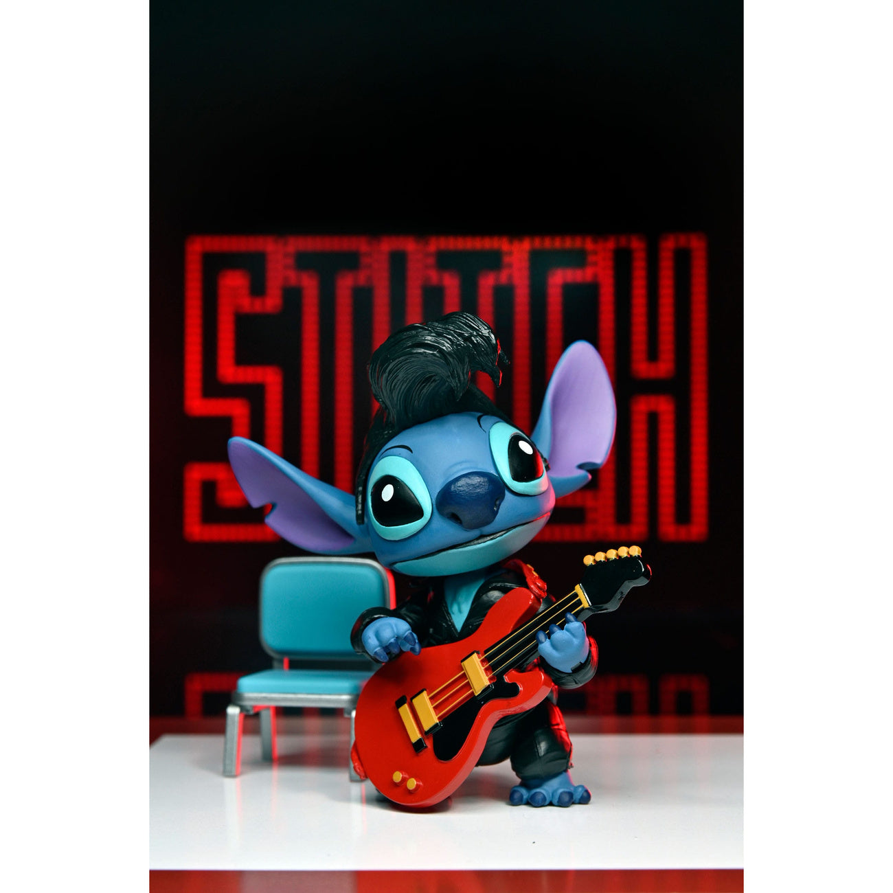 Imagen del producto Lilo & Stitch Figura de acción Ultimate Singer Elvis Stitch 7 cm