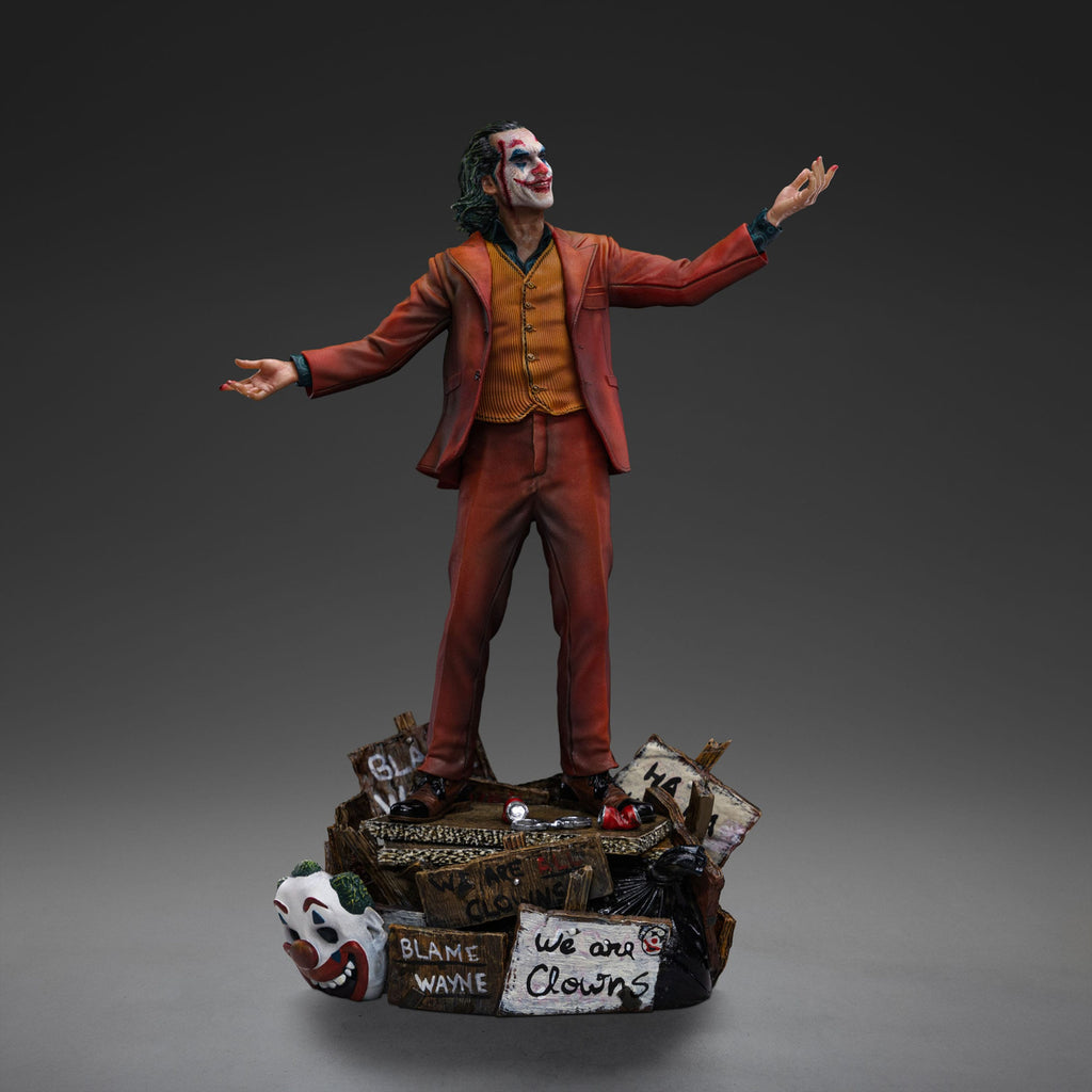 Imagen del producto DC Comics Estatua Art Scale Deluxe 1/10 Joker (Arthur Fleck)