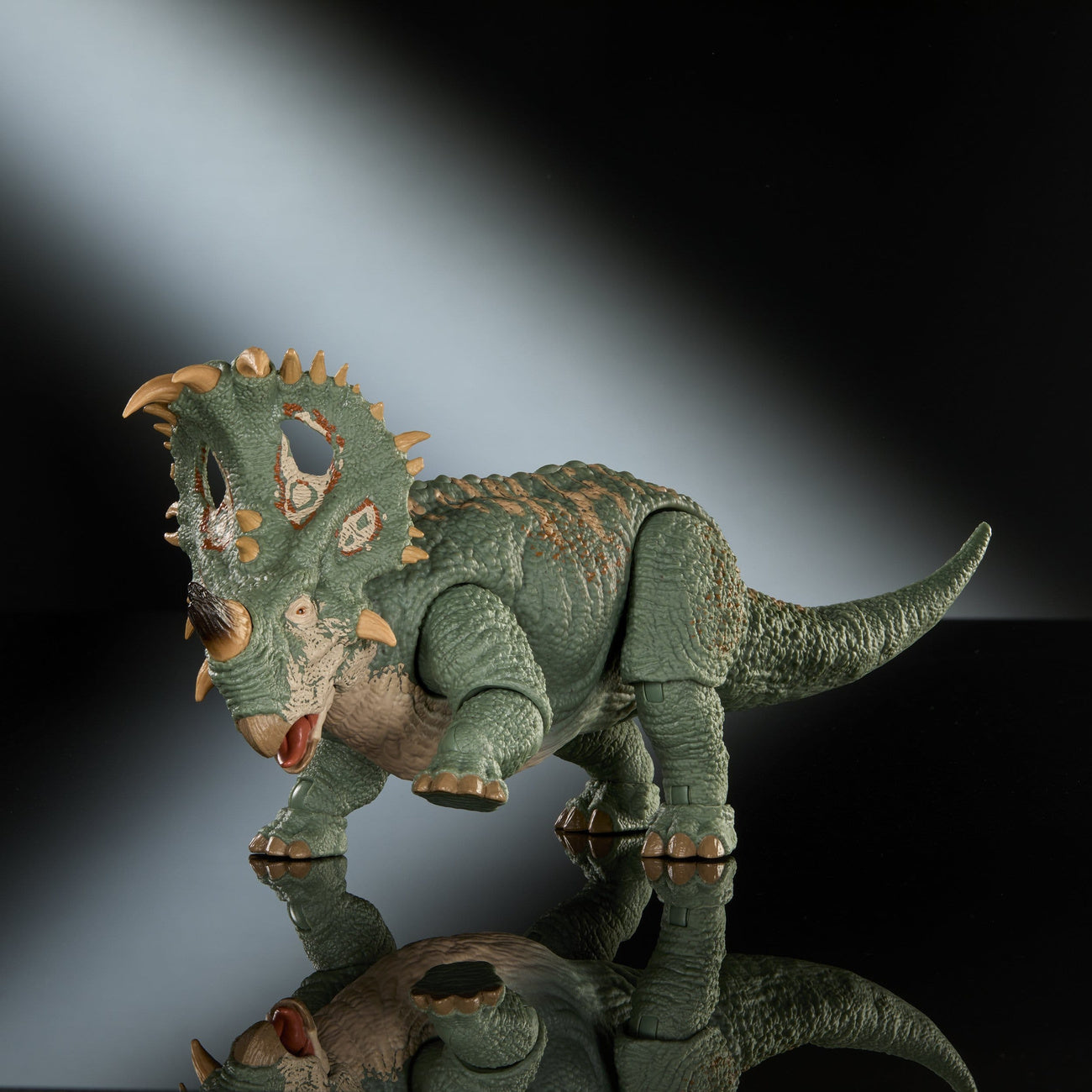 Imagen del producto Figura de acción Sinoceratops Jurassic World Hammond Collection