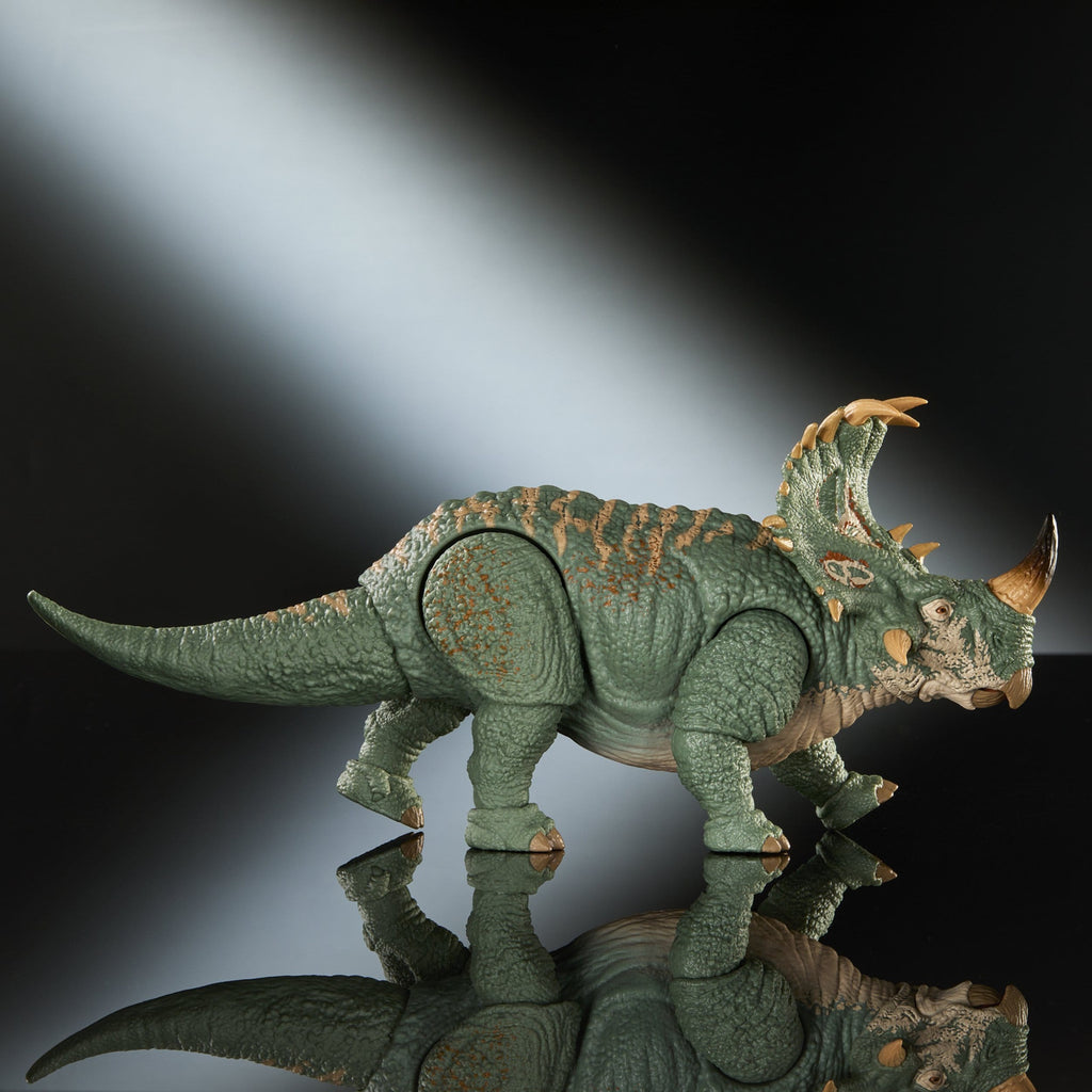 Imagen del producto Figura de acción Sinoceratops Jurassic World Hammond Collection