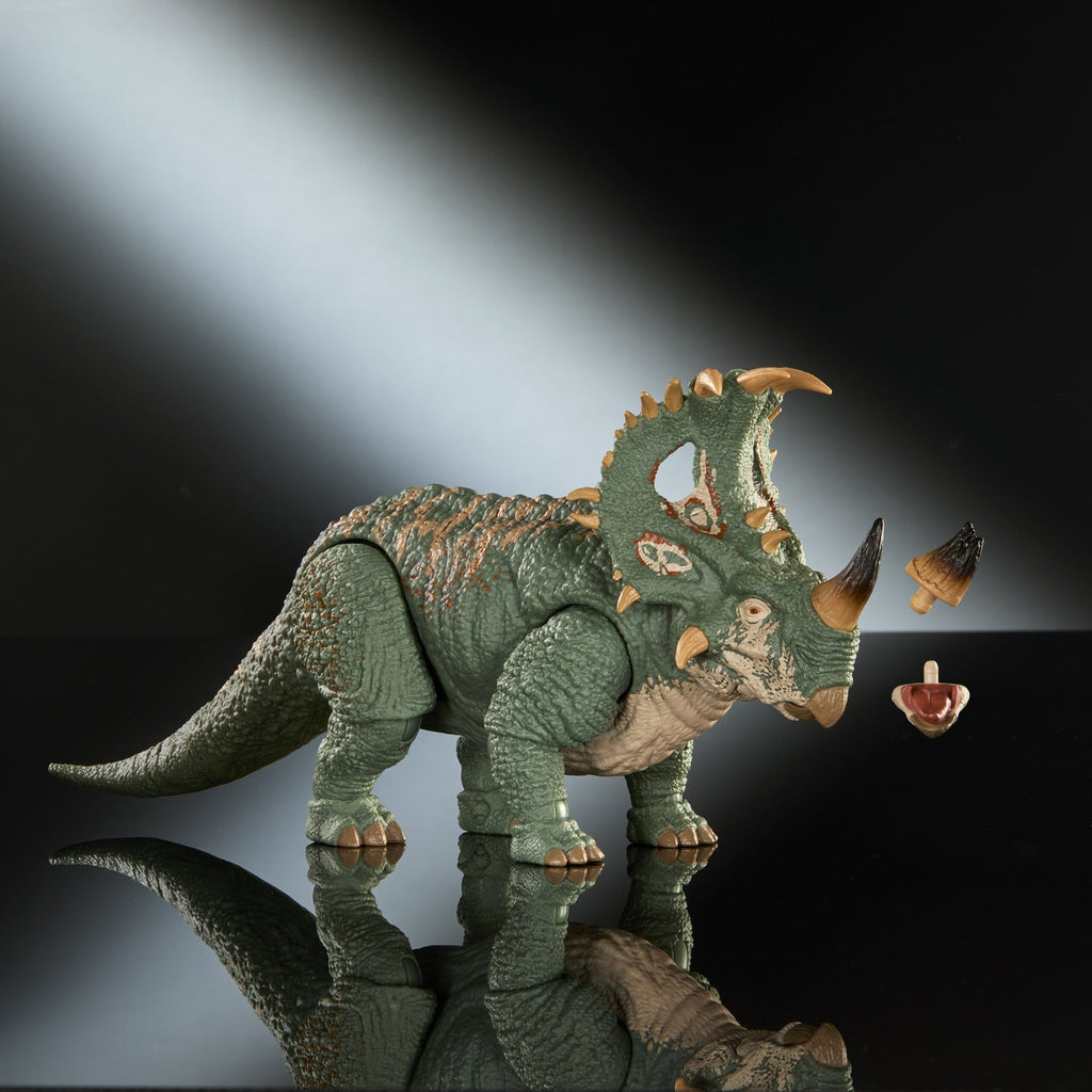 Imagen del producto Figura de acción Sinoceratops Jurassic World Hammond Collection