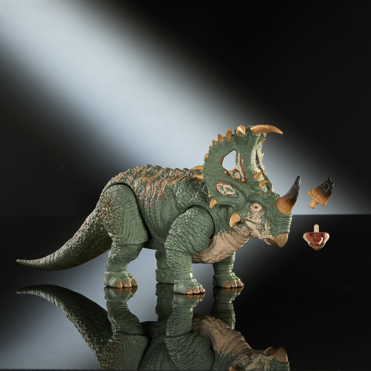 Imagen del producto Figura de acción Sinoceratops Jurassic World Hammond Collection