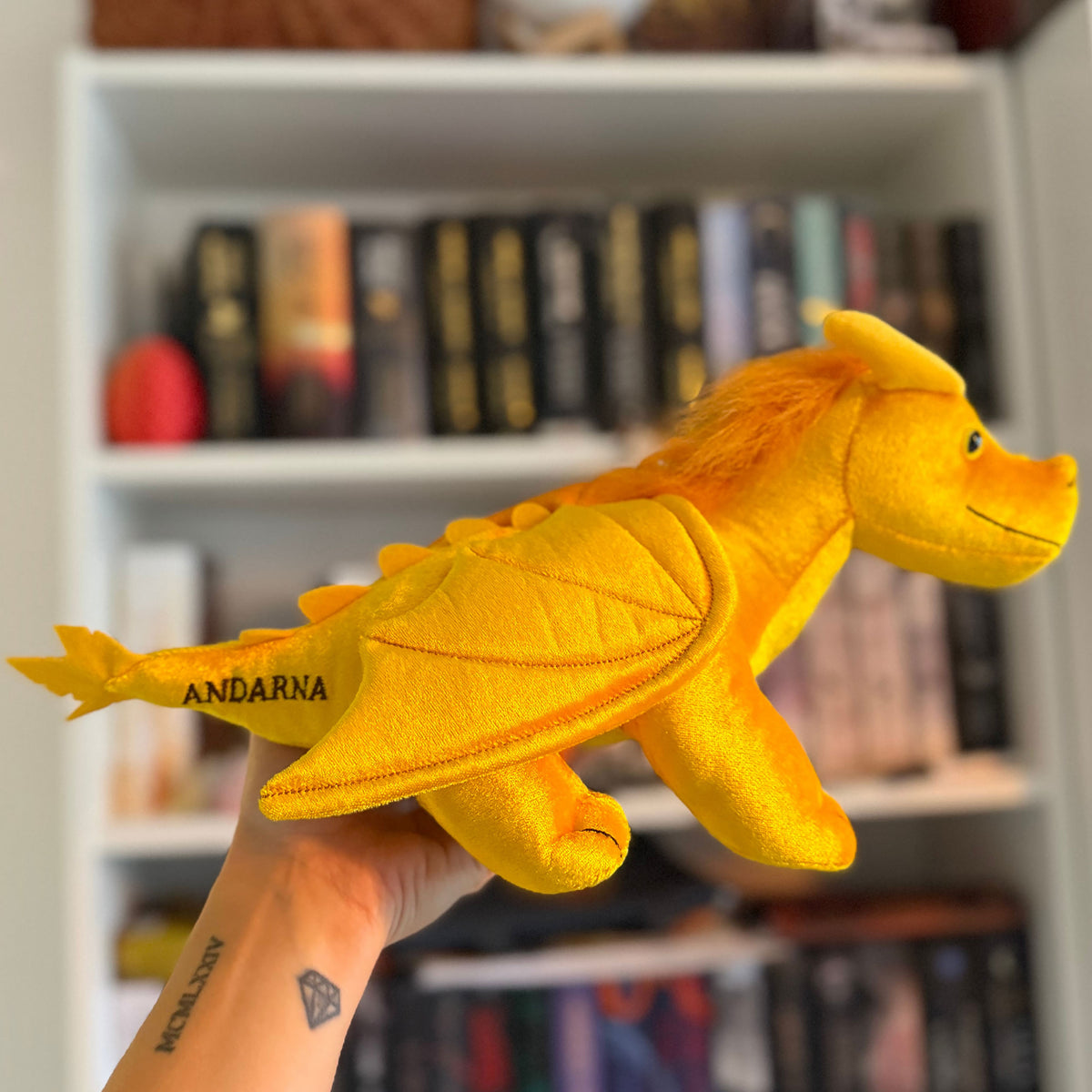 Imagen del producto Fourth Wing - Figura de peluche Andarna