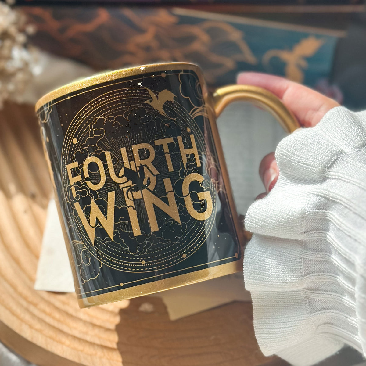 Imagen del producto Fourth Wing – Taza Logo 320 ml