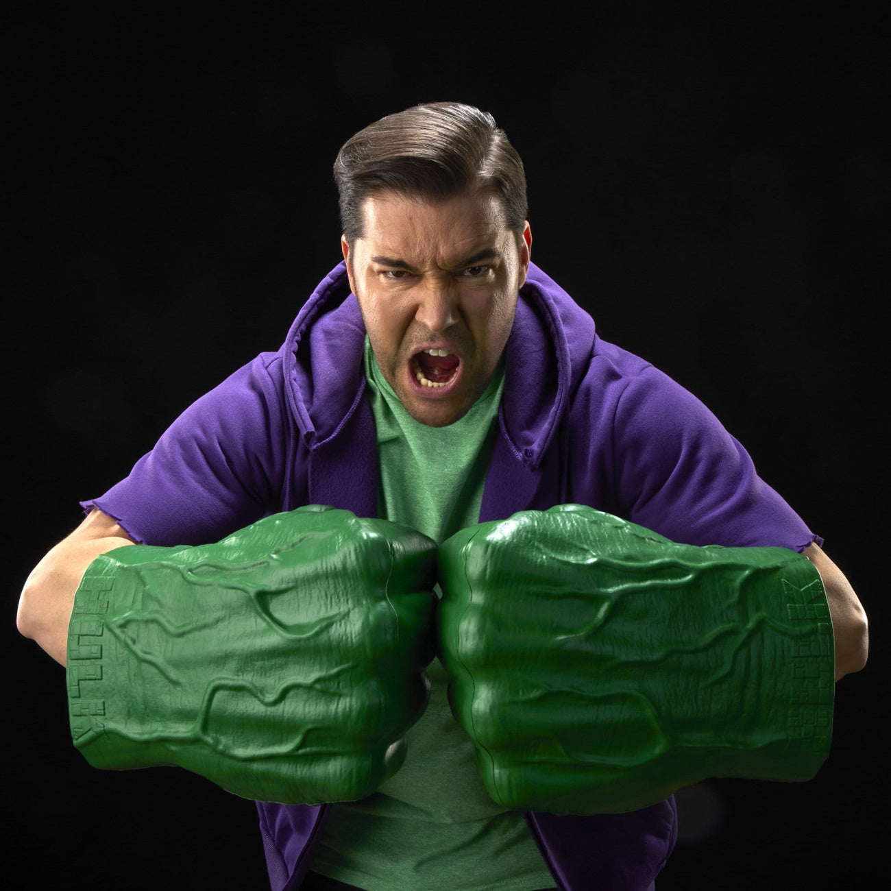 Imagen del producto The Incredible Hulk Marvel Legends Puños Premium de Roleplay