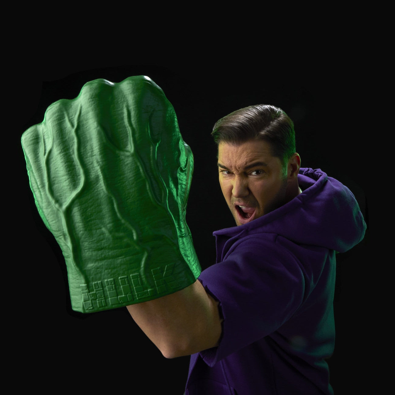 Imagen del producto The Incredible Hulk Marvel Legends Puños Premium de Roleplay