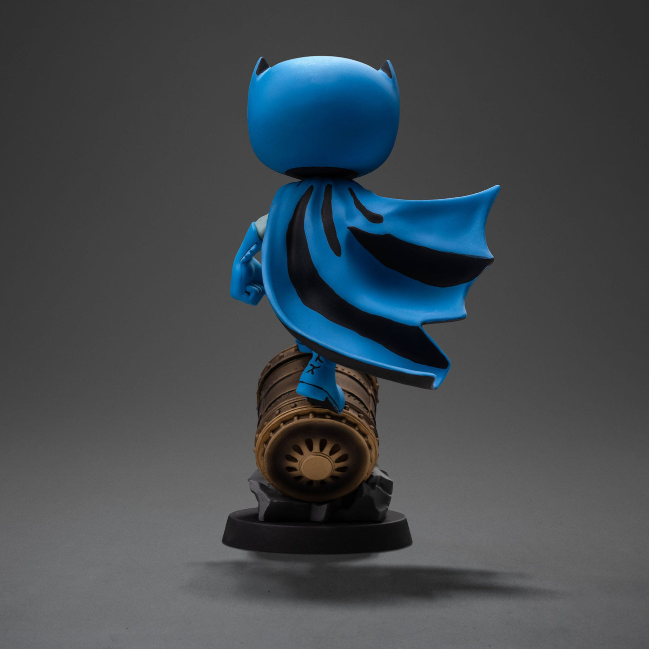 Imagen del producto Figura de PVC Mini Co. Batman on Bat-Signal (Variante azul)