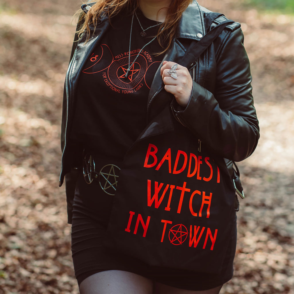 Imagen del producto Bolsa de tela Baddest Witch in Town para fans de American Horror Story