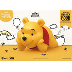 Imagen del producto Winnie the Pooh Hucha pequeña de vinilo Winnie tumbado 17 cm