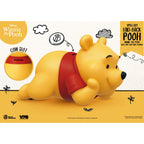 Imagen del producto Winnie the Pooh Hucha pequeña de vinilo Winnie tumbado 17 cm