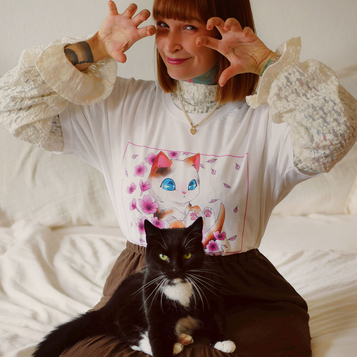 Imagen del producto Camiseta Maomao The Cat Edición Limitada para fans de Los diarios de la boticaria